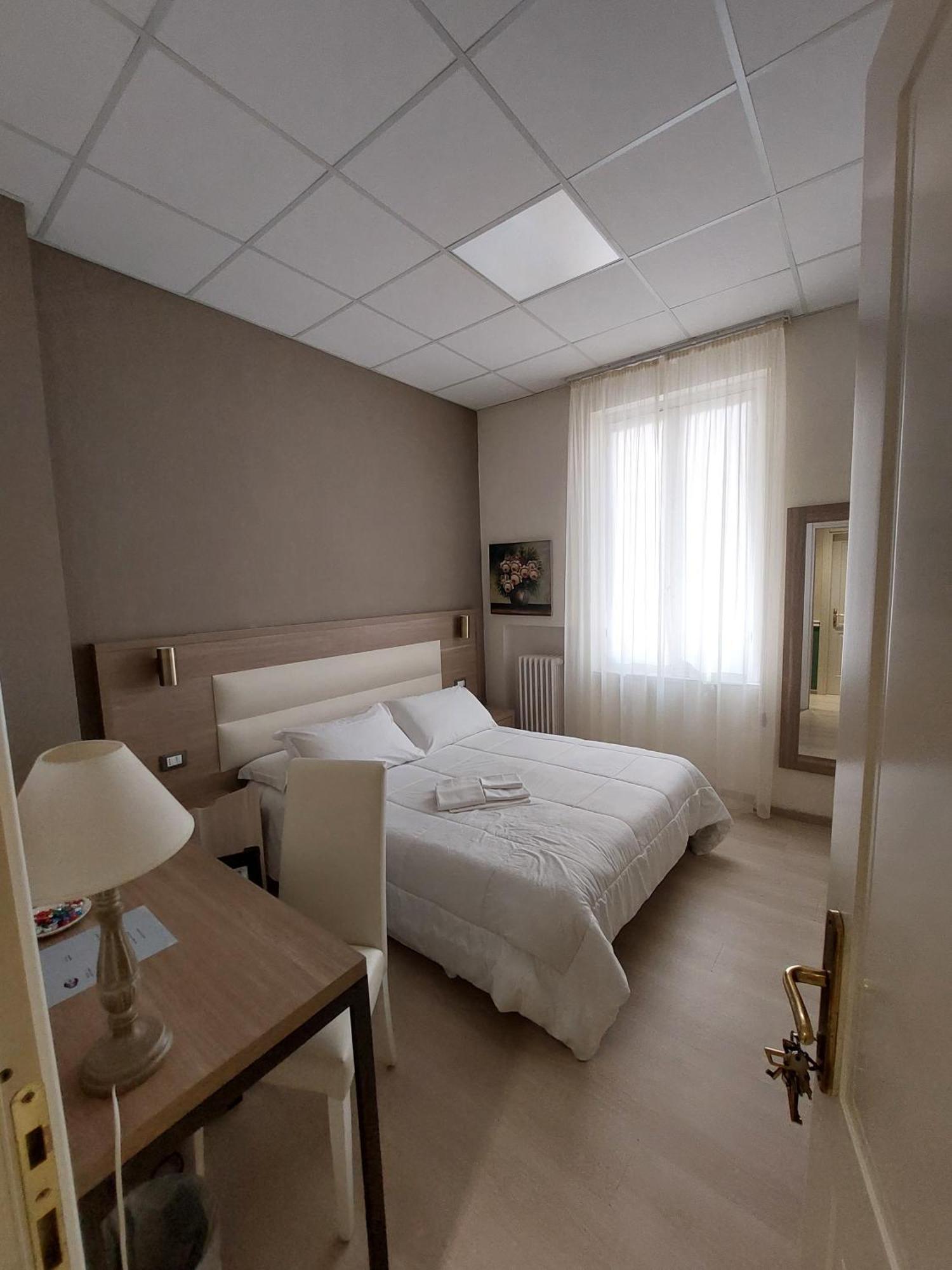 Hotel Tina Diano Marina Exteriör bild